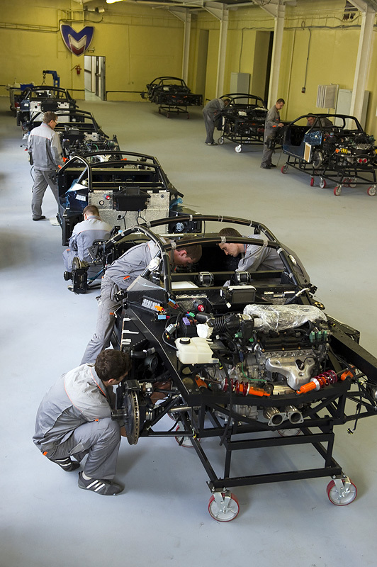 На территории завода компания Marussia Motors в Москве