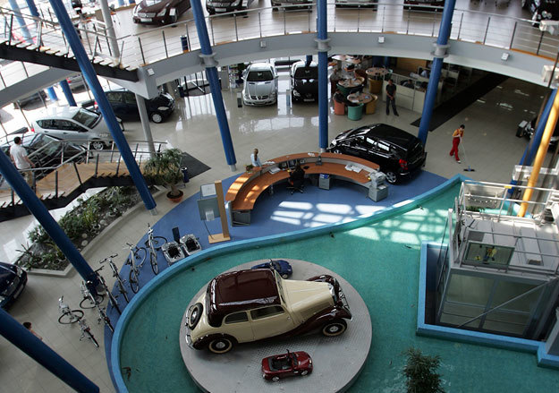 «Авилон» не стал перепрофилировать дилерский центр Mercedes