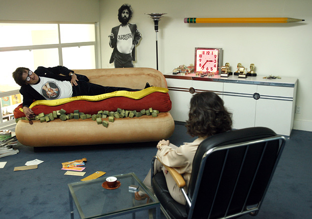 Взрослые дети любят коллекционировать вещи