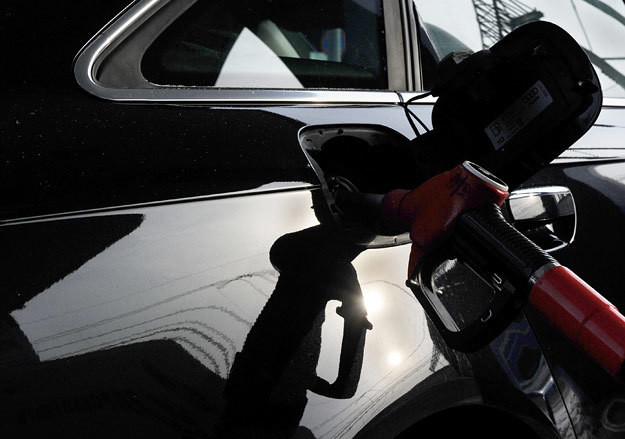 За то, что нефтяные компании принесут больше налогов в бюджет, заплатить придется автовладельцам