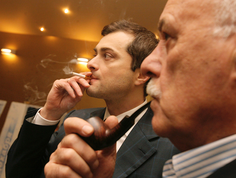 Руководитель аппарата правительства  Владислав Сурков и режиссер Станислав Говорухин