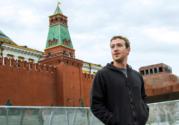Основатель Facebook Марк Цукерберг не разрешает подглядывать  за своими пользователями