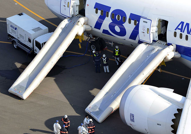Boeing-787, аварийно севший в аэропорту Такамацу