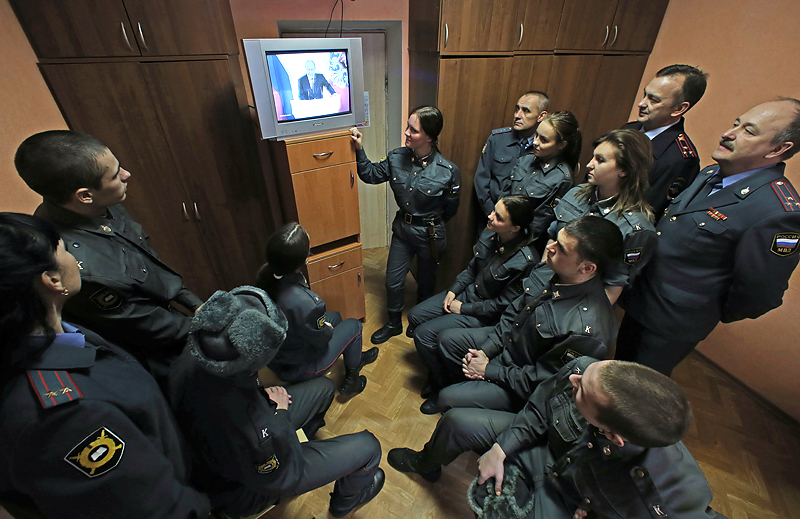 Курсанты и преподаватели Калининградского филиала Санкт-Петербургского университета МВД России