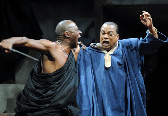 Трагедию Шекспира разыграли в стиле "Южнее Сахары"