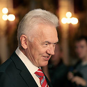 В.Астапкович