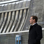 Дмитрий Медведев у Саяно-Шушенской гидроэлектростанции