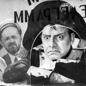 Кадр с Бонапартом, предостерегающим по телеграфу Гитлера, взят из агитационного сборника 1941 г.