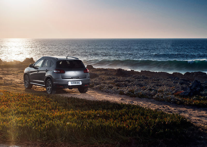 Мотор Peugeot 4008 честно демонстрирует свои 150 «лошадей», хотя на мустангов они не тянут, особенно на узких серпантинах вокруг курортного Кашкайша