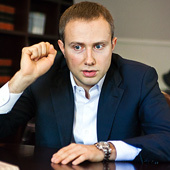 Е. Разумный для Ведомостей