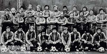 "Пахтакор"

11 августа 1979 г. в авиакатастрофе погибли 17 футболистов команды высшей лиги чемпионата СССР "Пахтакор" (Ташкент), в том числе бронзовый призер Олимпиады 1976 г. нападающий Владимир Федоров и периодически привлекавшийся в сборную Михаил Ан. "Пахтакор" был воссоздан за счет игроков других команд, команда получила право играть в высшей лиге вне зависимости от результатов в течение двух последующих сезонов.