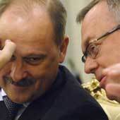 Председатели правления ВЭБа и ВТБ Владимир Дмитриев (слева) и Андрей Костин (справа) ищут способ усилить влияние на «Норникель»