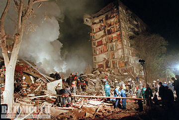 8 сентября 1999 года в 23 часа 59 минут 58 секунд на первом этаже 9-этажного жилого дома № 19 по улице Гурьянова (район Печатники, юго-восток Москвы) произошёл взрыв. Два подъезда были полностью уничтожены.