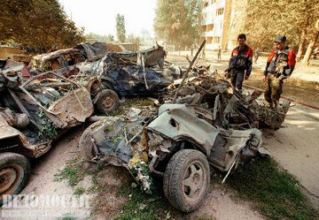 По официальным данным, в результате взрыва погибли 100 человек, 690 человек  пострадали в той или иной мере. Как было установлено взрывотехниками, мощность взрывного устройства составила 350 кг в тротиловом эквиваленте.