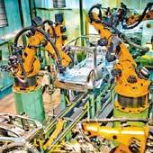 Идее Минпромторга пока соответствуют лишь «АвтоВАЗ» (на фото – конвейер завода) и СП «Соллерса» и Fiat