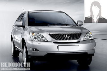 Супруга директора ФСО Евгения Мурова. Lexus 350.