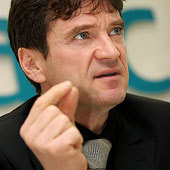 Николай Максимов оспорил арест своих счето