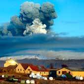 Ежедневно авиаперевозчики теряли $300 млн из-за извержения вулкана в Исландии