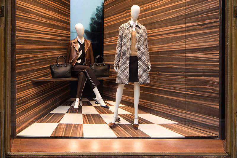 Инсталляция «Corners» будет выставлена в витринах московского бутика Prada до апреля