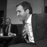 Евтушенков готов заплатить вместо МТС (справа – президент МТС Леонид Меламед)