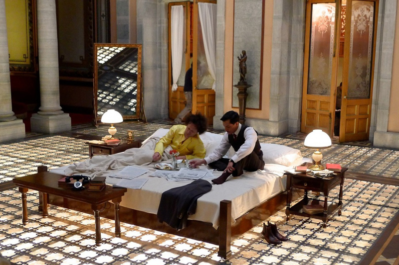 В фильме Гринуэя Эйзенштейн встречает в Мексике любовь в лице местного гида с тонкими усиками