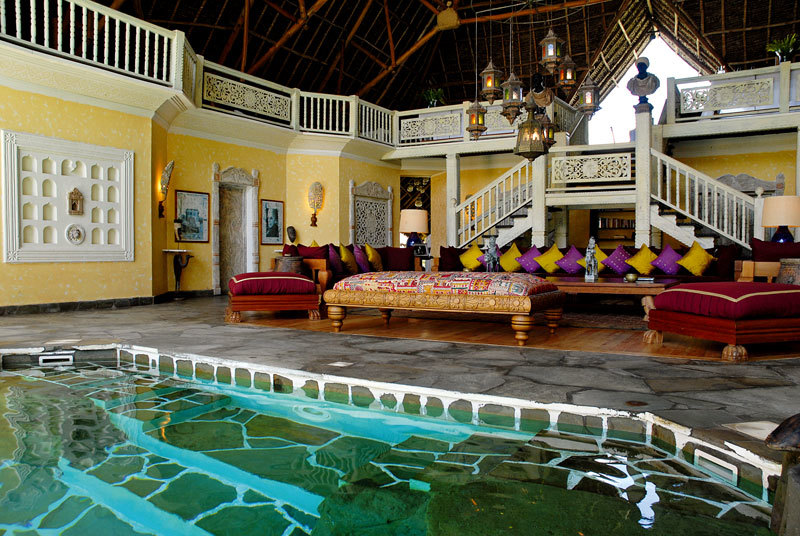 Гостиная в восточном стиле в Lion in the Sun