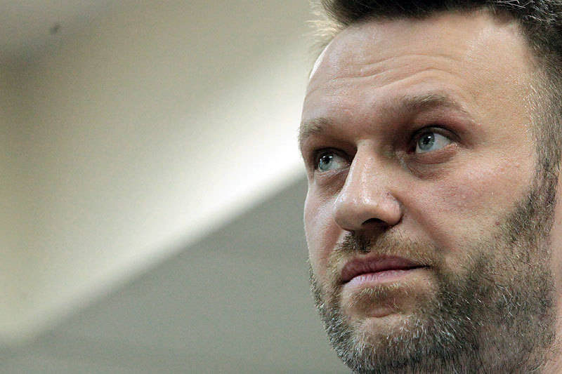 Навальный небрит