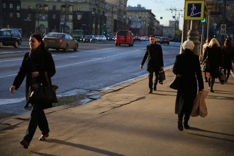 Среди крупных статей расходов сильнее всего будут урезаны траты на экономику, здравоохранение, образование, оборону и безопасность