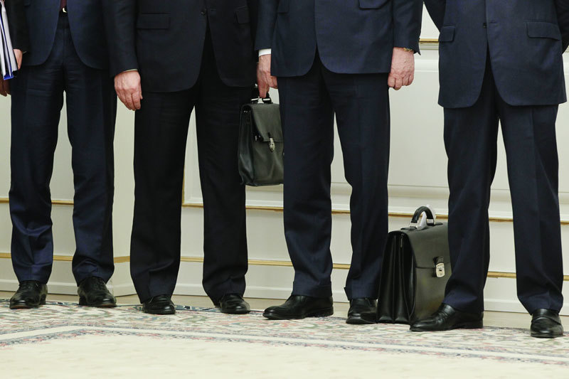 Московские власти собираются сократить количество госслужащих на 30%, а подмосковные – на 45%