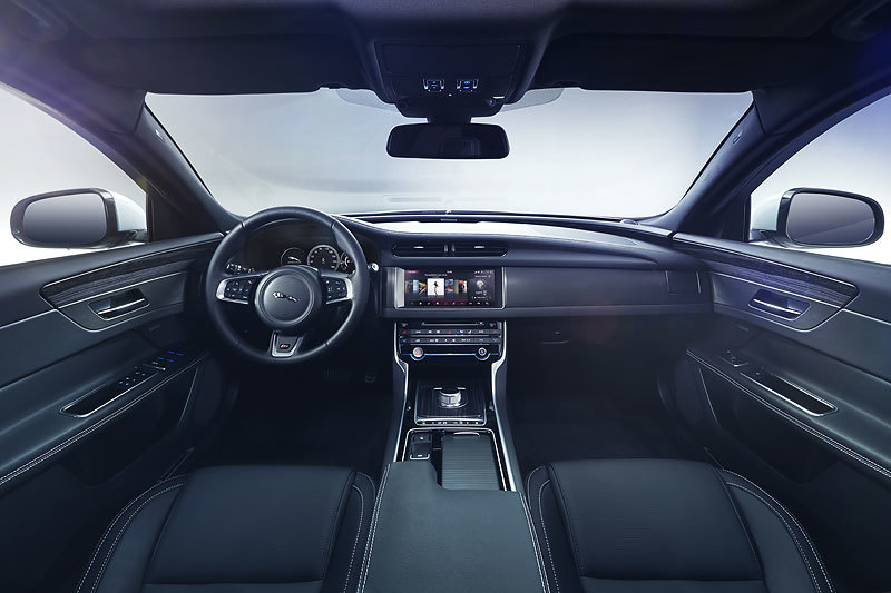 Новый седан Jaguar XF
