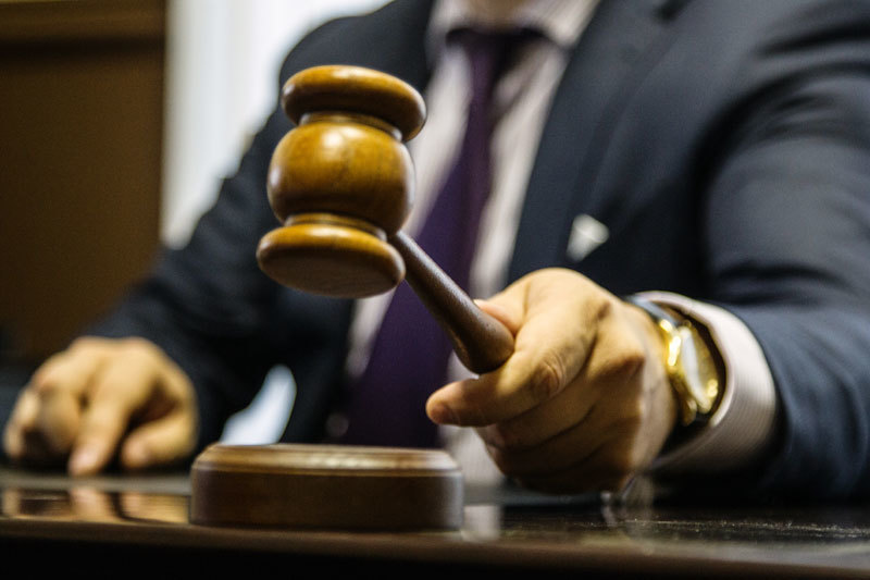 В 2012 г. облсуд решил, что право на компенсацию появляется у пострадавшего только после начала уголовного преследования подозреваемых или обвиняемых