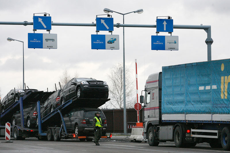 За два месяца из России в Белоруссию перевезено примерно 59 000 автомобилей, следует из выкладок PwC