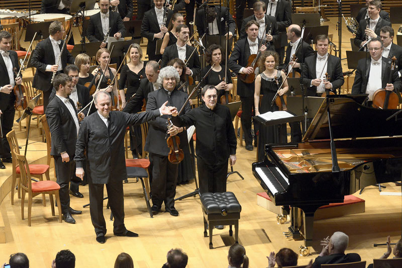 Валерий Гергиев и Пьер-Лоран Эмар составили безукоризненный ансамбль