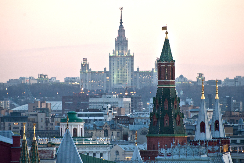В результате падения курса рубля Москва опустилась с 7-го на 10-е место в рейтинге городов по уровню стоимости жилья и рабочего места одного сотрудника-управленца