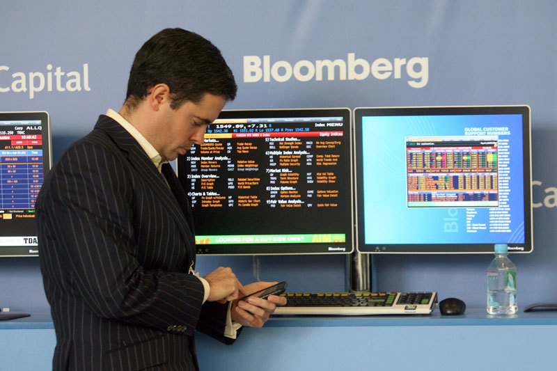 У Bloomberg, по его данным, более 315 000 подписчиков