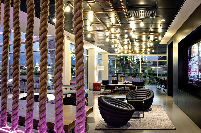 Интерьер миланского отеля Moxy рассчитан на постояльцев из поколения «нулевых»