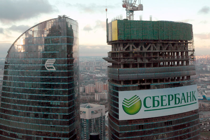 Сбербанк и ВТБ на голову выше остальных российских банков