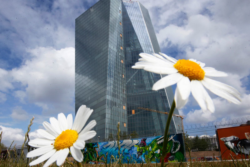 Еврокомиссия оценила усилия ЕЦБ по стимулированию экономики