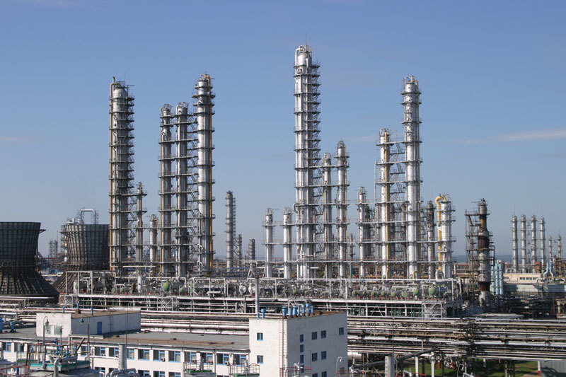 Выпуск полиэтилена в России упал, но прибыль производителей выросла