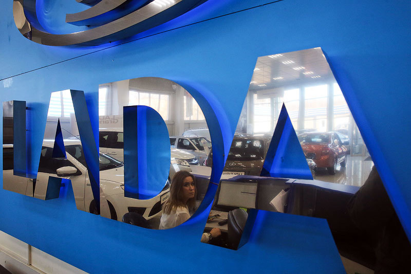 Продажи Lada на российском рынке в апреле 2015 г. составили 22 859 автомобилей
