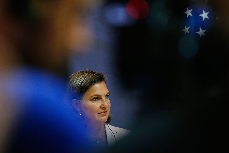 Вслед за госсекретарем Джоном Керри приехала его помощница по делам Европы и Евразии Виктория Нуланд