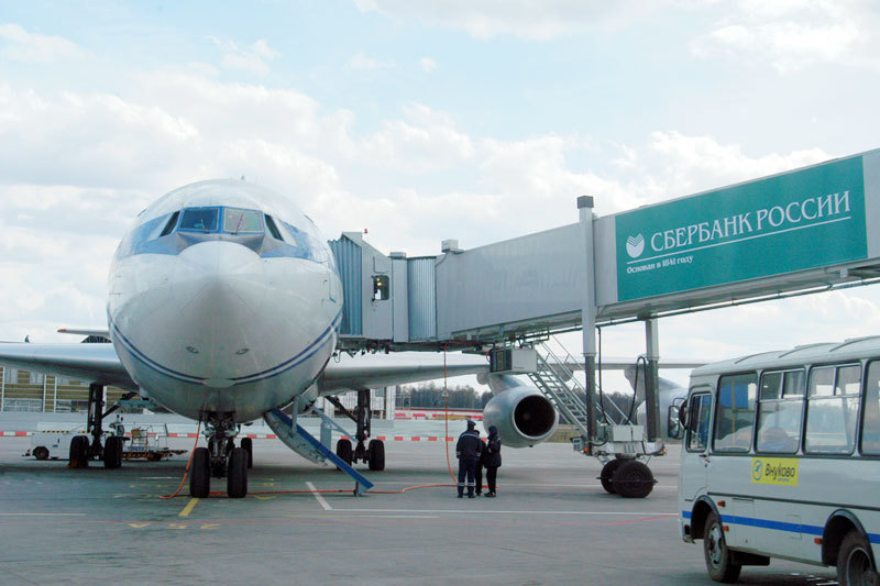 Прибыль Сбербанка уходит в резервы из-за того, что авиакомпании плохо обслуживают долги