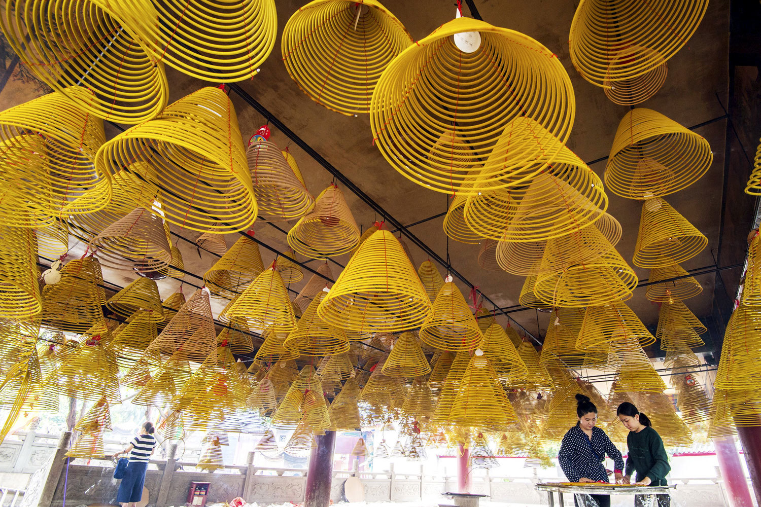 Нынешний Шэньчьжэнь – это и крупный морской порт, поэтому в местных храмах поклоняются Мацзу – богине – покровительнице мореходов