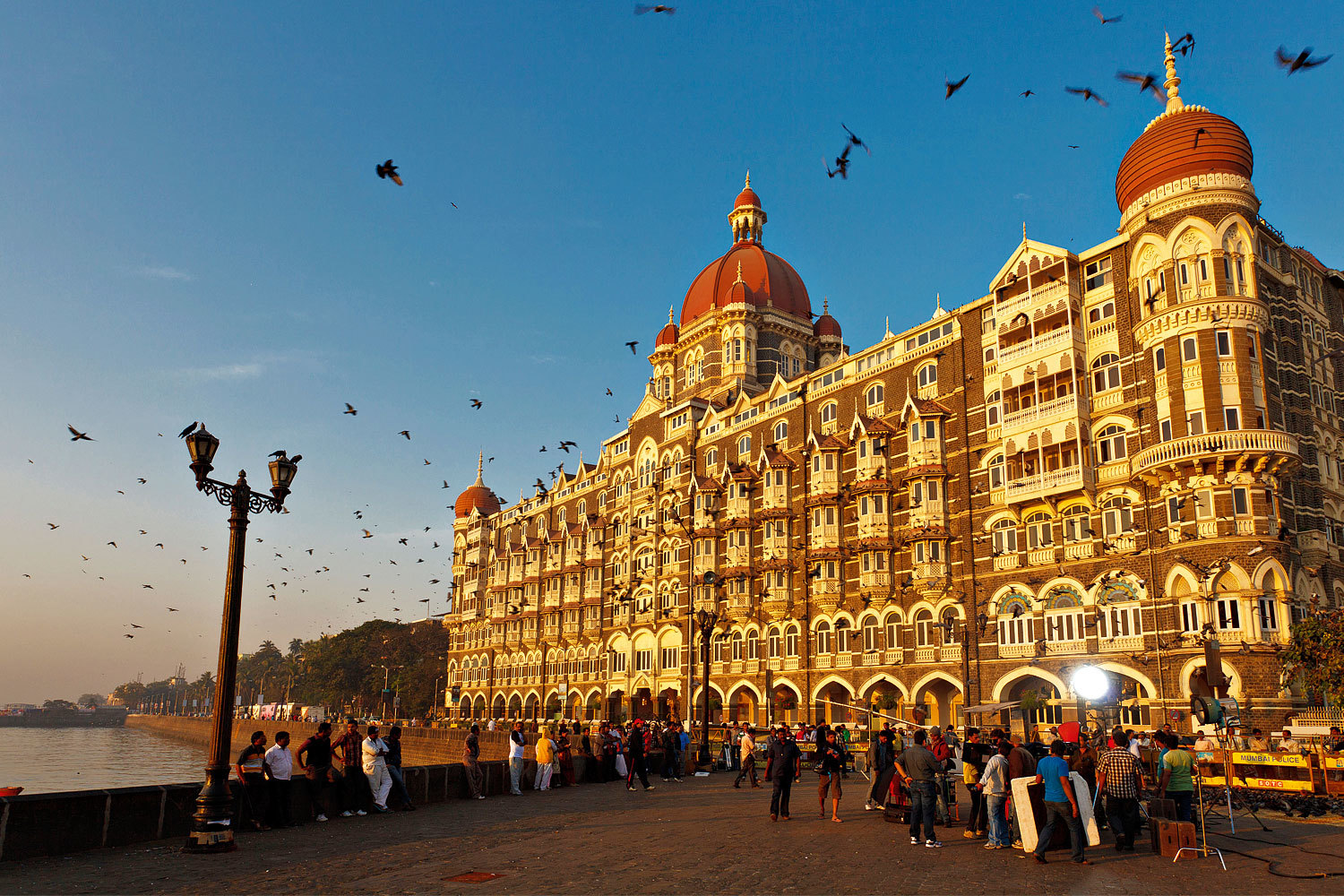 Taj Mahal Palace был построен в Бомбее предпринимателем Джамшеджи Татой