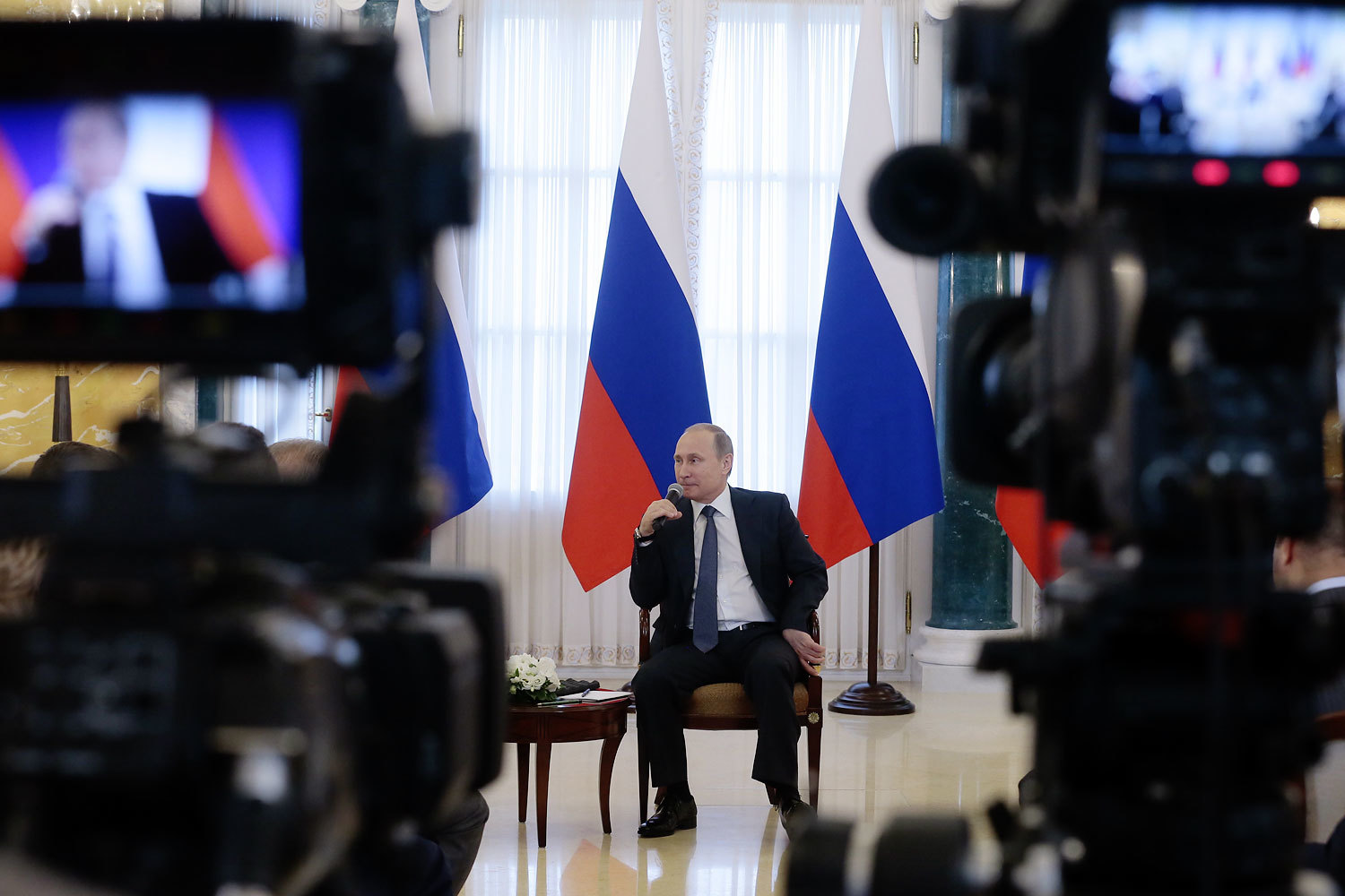 На встрече с российским бизнесом в четверг президент услышал и поддержал две налоговые идеи: ввести инвестиционную льготу и дать возможность возврата НДС при закупках у малого бизнеса