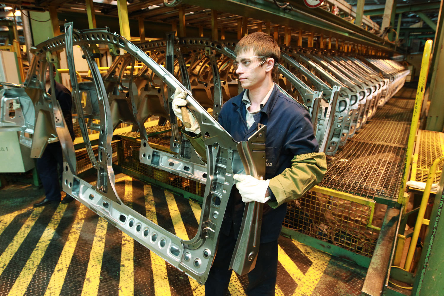 «АвтоВАЗ» за сутки перезапустил производство автомобилей после проблем с поставками комплектующих