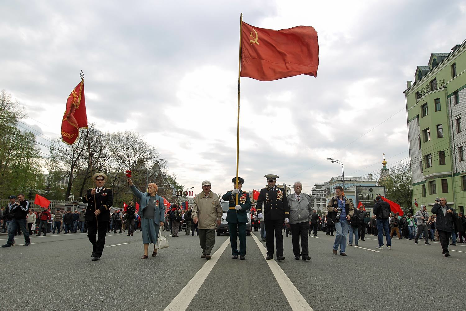 Мосгоризбирком в четверг зарегистрировал инициативную группу КПРФ по проведению референдума о возвращении на Лубянскую площадь памятника Феликсу Дзержинскому