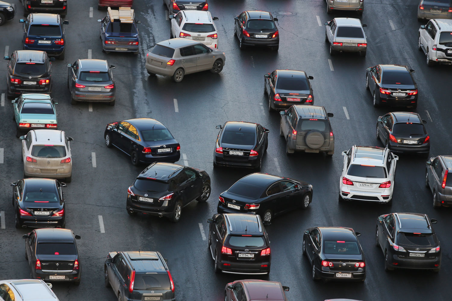 Госдума отложила рассмотрение законопроекта об условно-досрочном освобо­ждении от наказания лишенных прав водителей