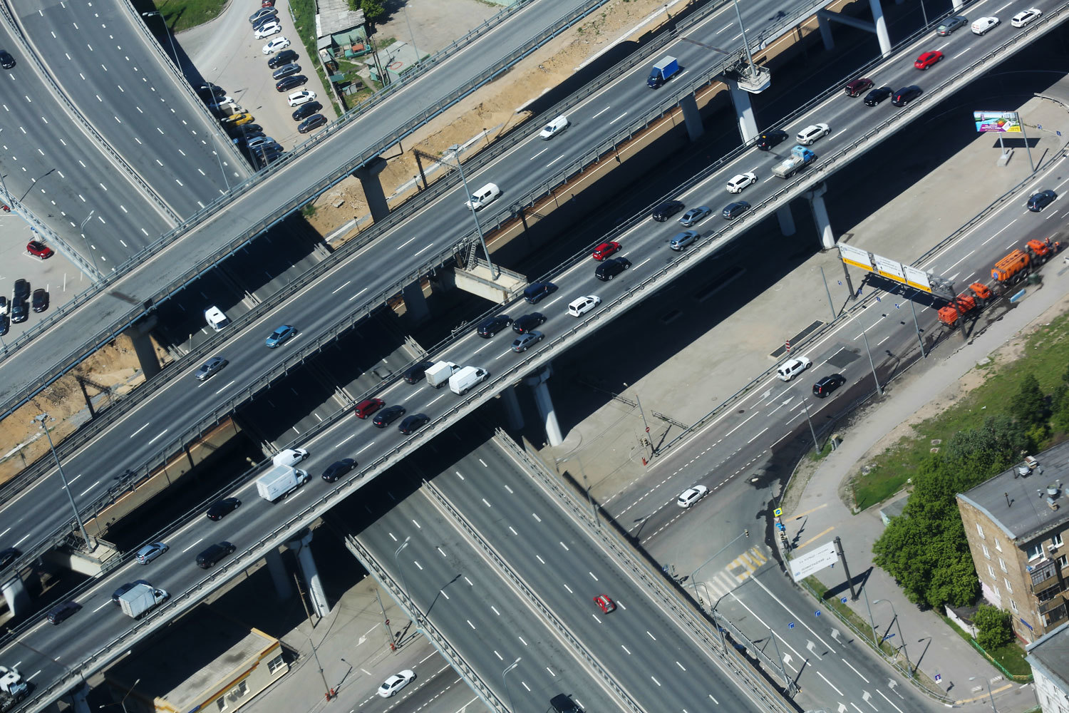 В процентах от ВВП дорожный фонд сокращается – с 0,83% в 2015 году до 0,71% к 2018 году