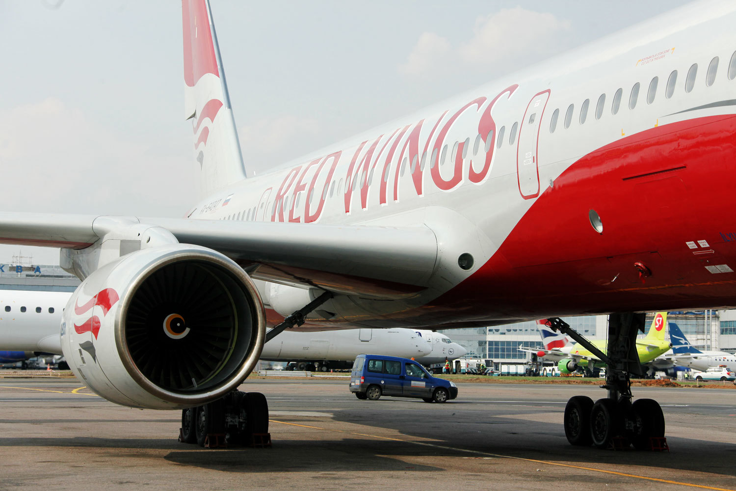 Red Wings должна ИФК 3,2 млрд руб., в том числе задолженность по лизинговым платежам – 2,8 млрд руб., говорится в отчете лизинговой компании по РСБУ за 2014 г.